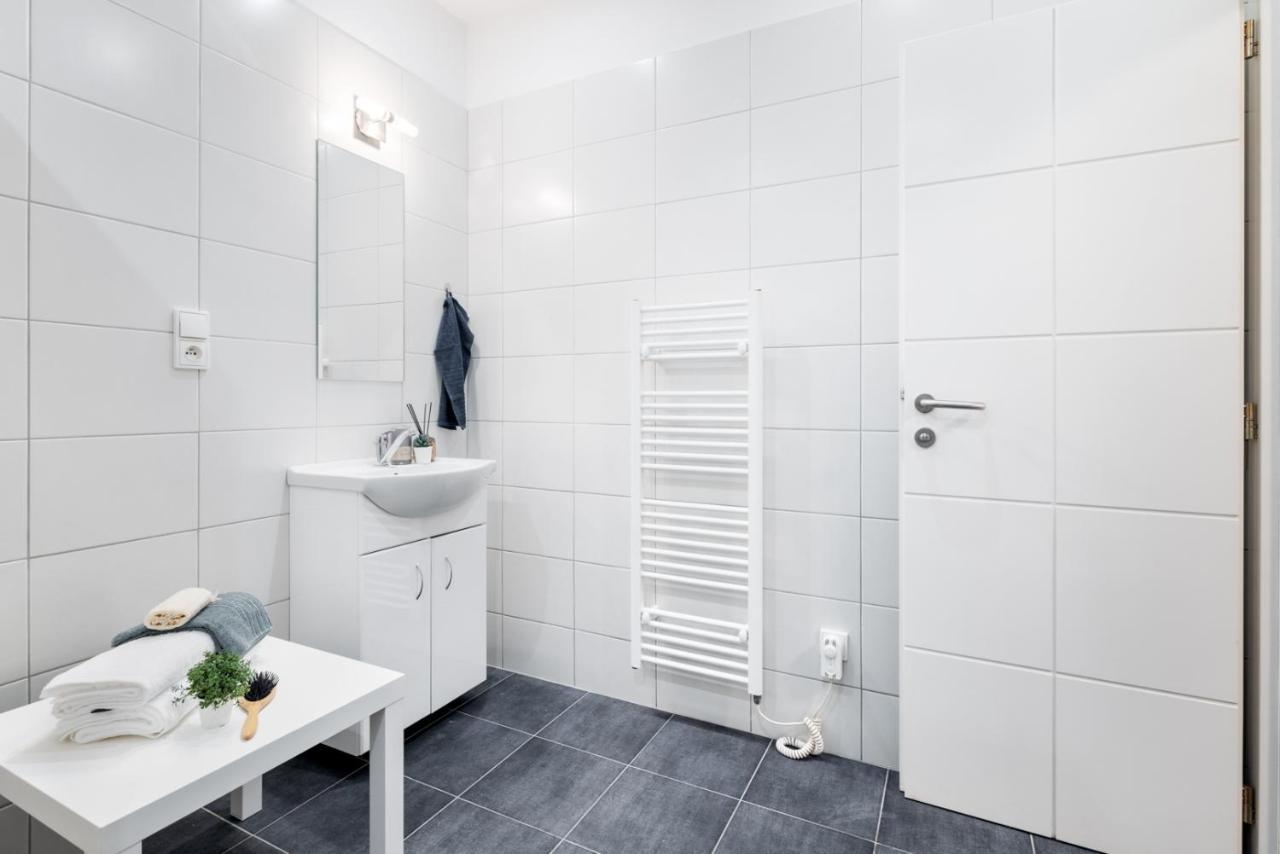Wine & Bike City Tower Apartments Znojmo Exterior photo