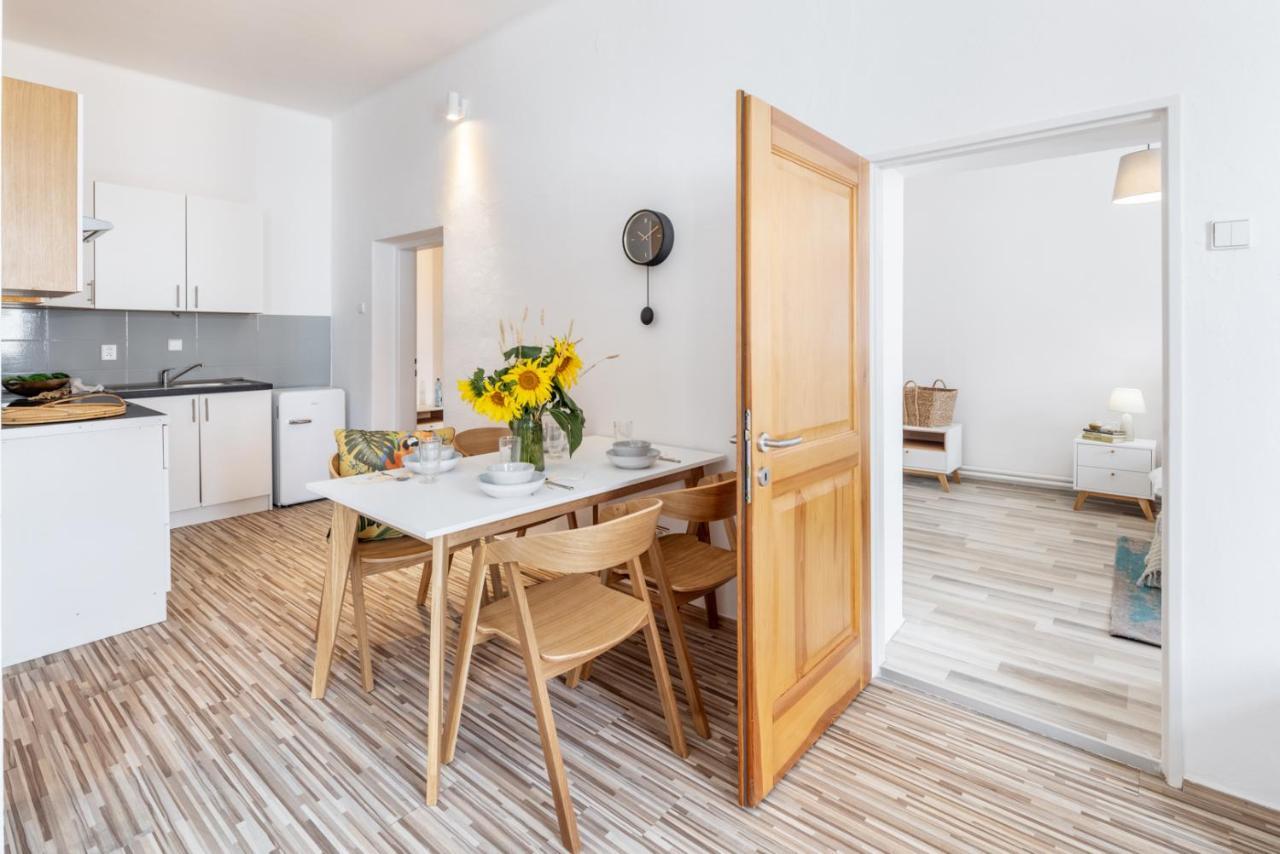 Wine & Bike City Tower Apartments Znojmo Exterior photo